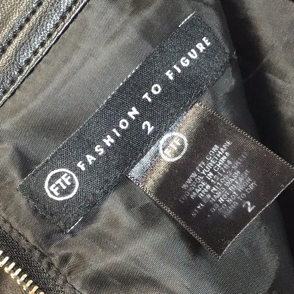 🎵 FASHION TO FIGURE Black Faux Leather Lined 2X Skater Skirt Back Gold Zip - Picture 3 of 6